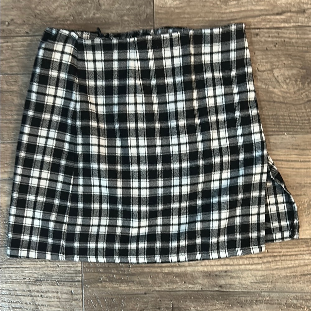 Girls zip up plaid skirt